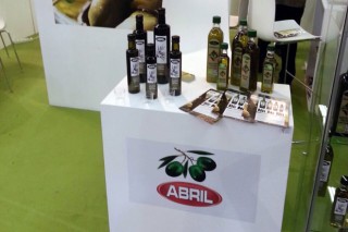 Aceites Abril presenta la nueva cosecha de su Aove Abril Oliveiras Galegas