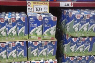 Ronda de contactos para descongelar el precio de la leche en el supermercado