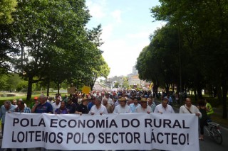 El sector lácteo gallego se manifiesta unido en demanda de precios dignos