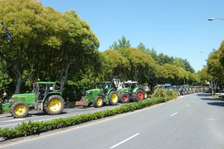 4000 tractores rodean Santiago a lo largo de 10 kilómetros