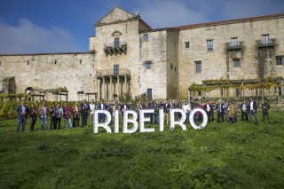 Ribeiro elegida mejor DO y Albariño Pazo Baión mejor blanco de España