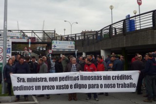 Carrefour se reunirá el lunes en A Coruña con los ganaderos para empezar a negociar