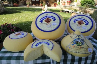 Pazo de Anzuxao: queso directo de la fábrica al consumidor