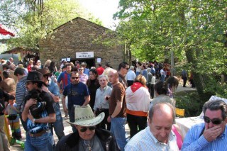 La Feira do Viño de Vilachá exalta los vinos de Ribeira Sacra en un entorno único