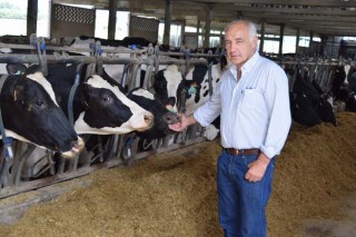 “En Europa les sorprende que, a pesar del minifundio, seamos competitivos produciendo leche”