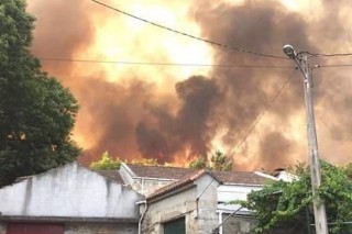 La segunda ola de fuegos del verano calcina más de 4.000 hectáreas en Ourense