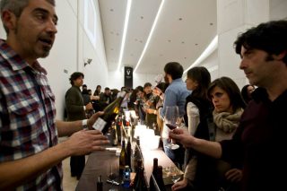 Los hogares españoles aumentan el consumo de vino con DO y de espumosos