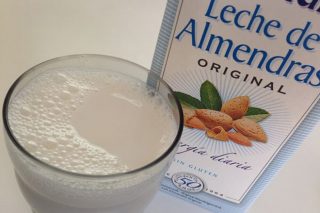 La justicia europea considera fraudulento llamar “leche” a las bebidas vegetales