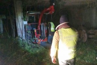 La Guardia Civil recupera un tractor y una plastificadora robadas en Agolada