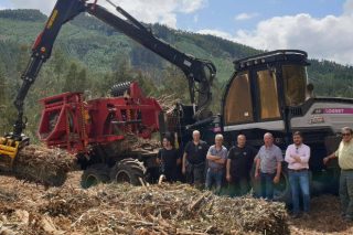 Greenalia recibe las primeras máquinas que retirarán la biomasa de los montes gallegos