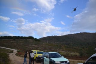 Portugal aprende de Galicia como emplear el helimulching para proteger el suelo tras un incendio