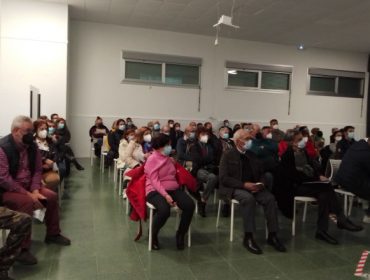La Xunta informa a los vecinos del ayuntamiento de As Neves para crear una aldea modelo
