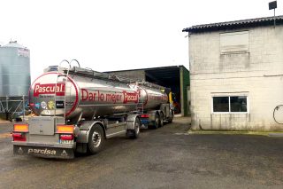 La huelga de transporte dificulta la entrada de suministros a las granjas y la salida de producto elaborado de las industrias lácteas