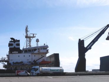 Llega a A Coruña un barco con 18.000 toneladas de maíz ucraniano