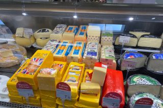 “Está volviendo a entrar queso barato de Centroeuropa, desplazando a los quesos en barra gallegos”