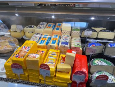 Denuncian la venta de “queso falso” en promoción