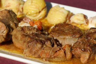 La cooperativa A Carqueixa presenta una nueva línea de platos cocinados elaborados con la carne de ternera de sus ganaderías socias