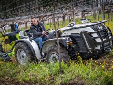 El Demotour BCS muestra la maniobrabilidad de sus tractores en los viñedos de Rías Baixas