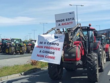 Cientos de tractores toman Lugo en demanda de soluciones para la ganadería de vacuno de carne