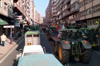 Tractoradas gallegas contra la burocracia y el endurecimiento de normas ambientales