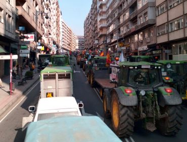 Tractoradas gallegas contra la burocracia y el endurecimiento de normas ambientales