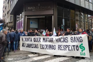 Concentración en Ourense para exigirle a la Xunta que no sacrifique las vacas sanos en las ganaderías con positivos por tuberculosis